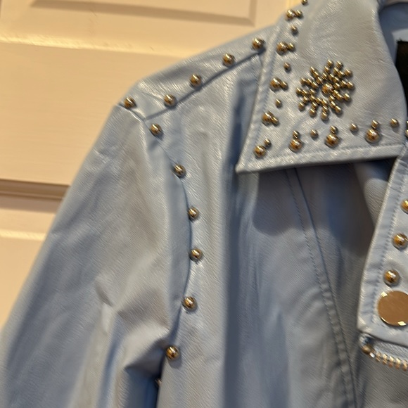 NWT Forever 21 light blue studded faux leather jacket, medium. - Picture 4 of 9